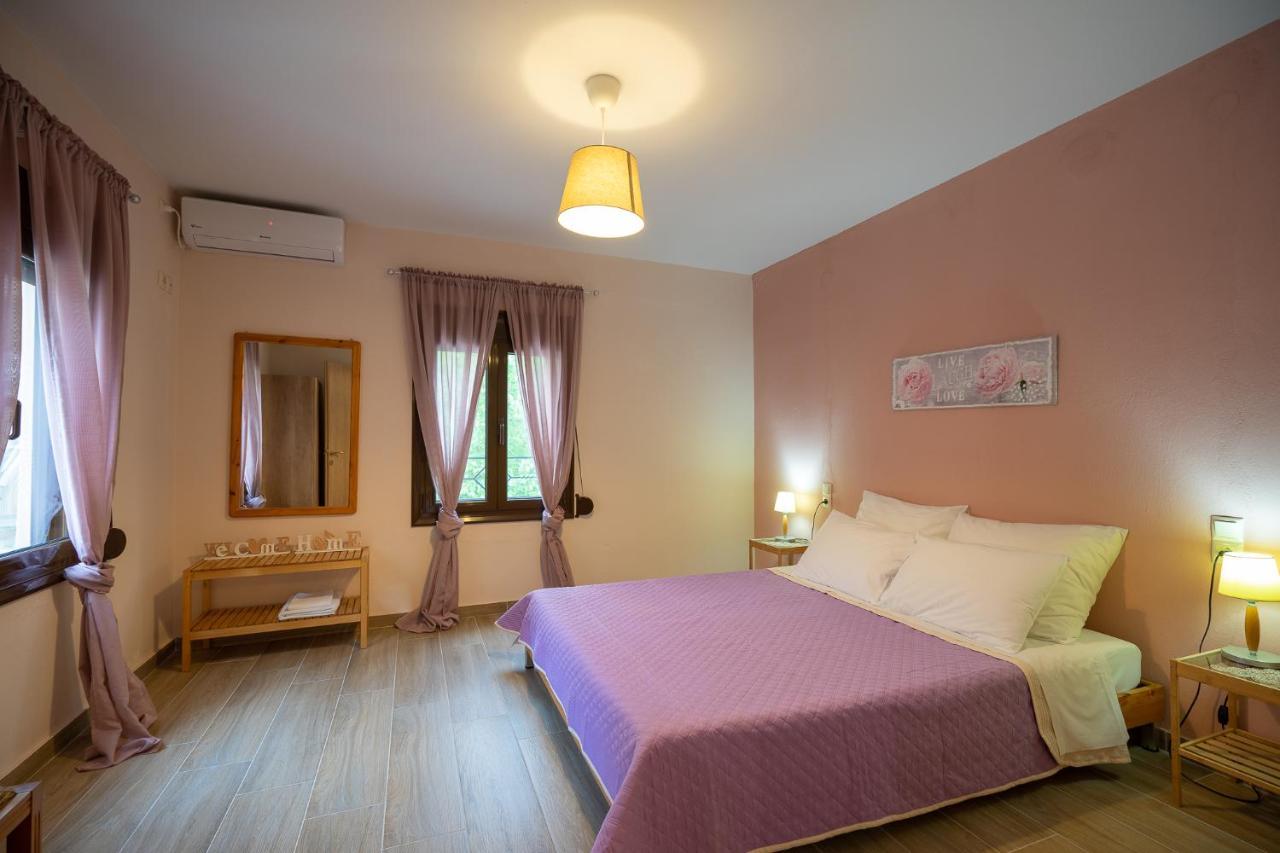 The House Under The Rocks Of Meteora 1 Apartment Калампака Екстериор снимка